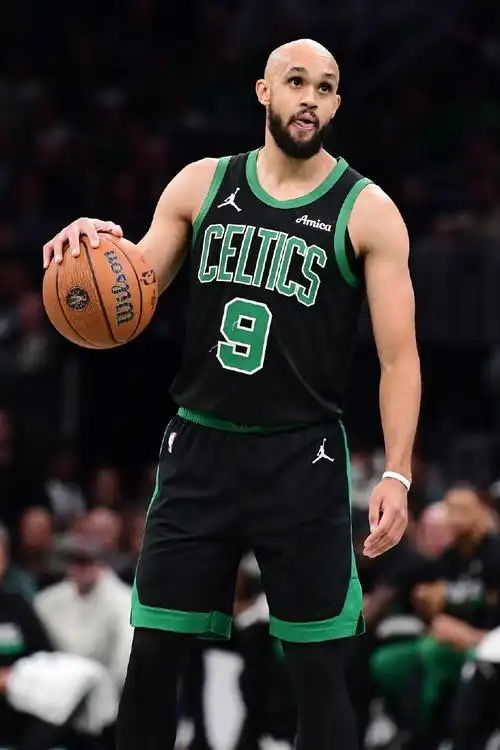 绿军挖角戈贝尔？从NBA到乒羽泳坛，转会风云席卷2025体坛